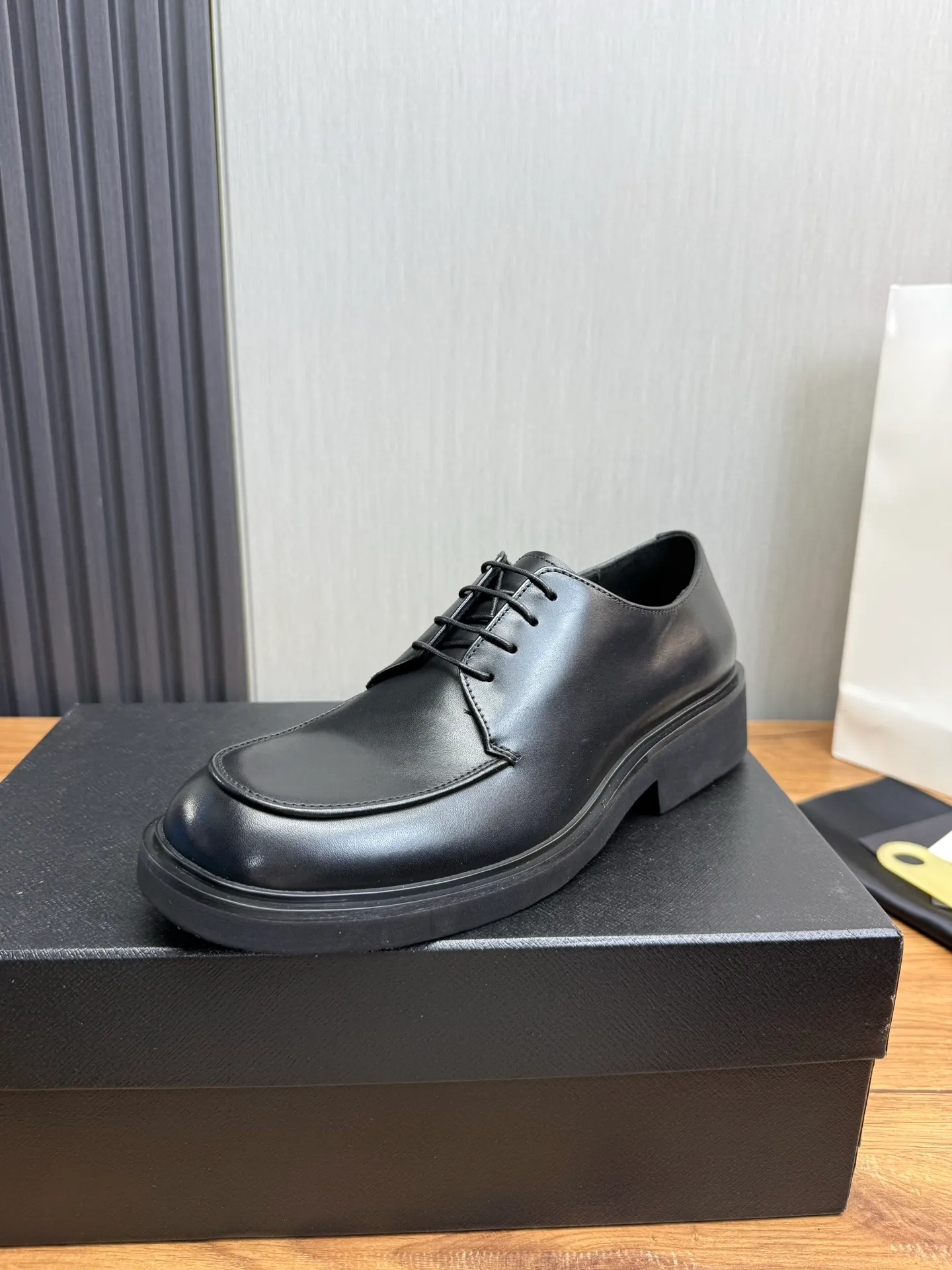 Men's shoes 💰840💰 [PRADA] New models synchronized with the official website, high-quality shipments ✔️Hot-sellers🔥 Original cowhide. Open edge beaded cowhide + cowhide lining, 1🆚1 replica, original lightweight foam outsole, 38-45 (men's 38.45 custom-made, non-refundable)